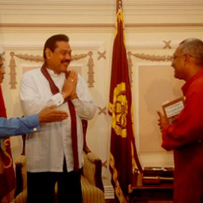 4 Presenting The Book Of Late Prof. Anuradha Seneviratna On Sri Daladamaligawa In 2010 To H.e Manindha Rajapuksa